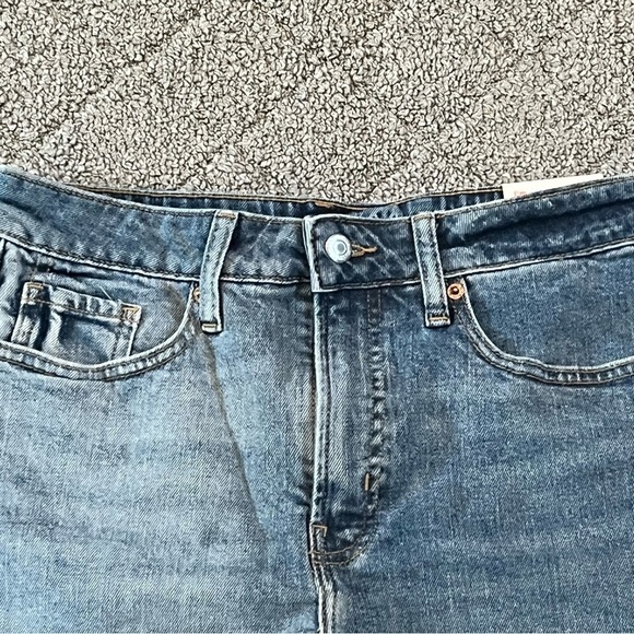 Old Navy Shorts Womens Size 8 Two Toned Denim O.G. Straight High Rise Jean NWT - Picture 2 of 12